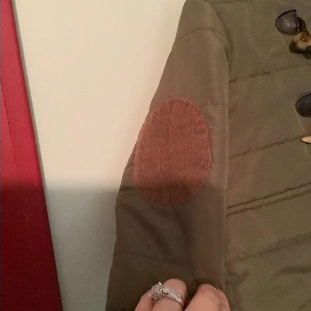Tamarind‎ green coat